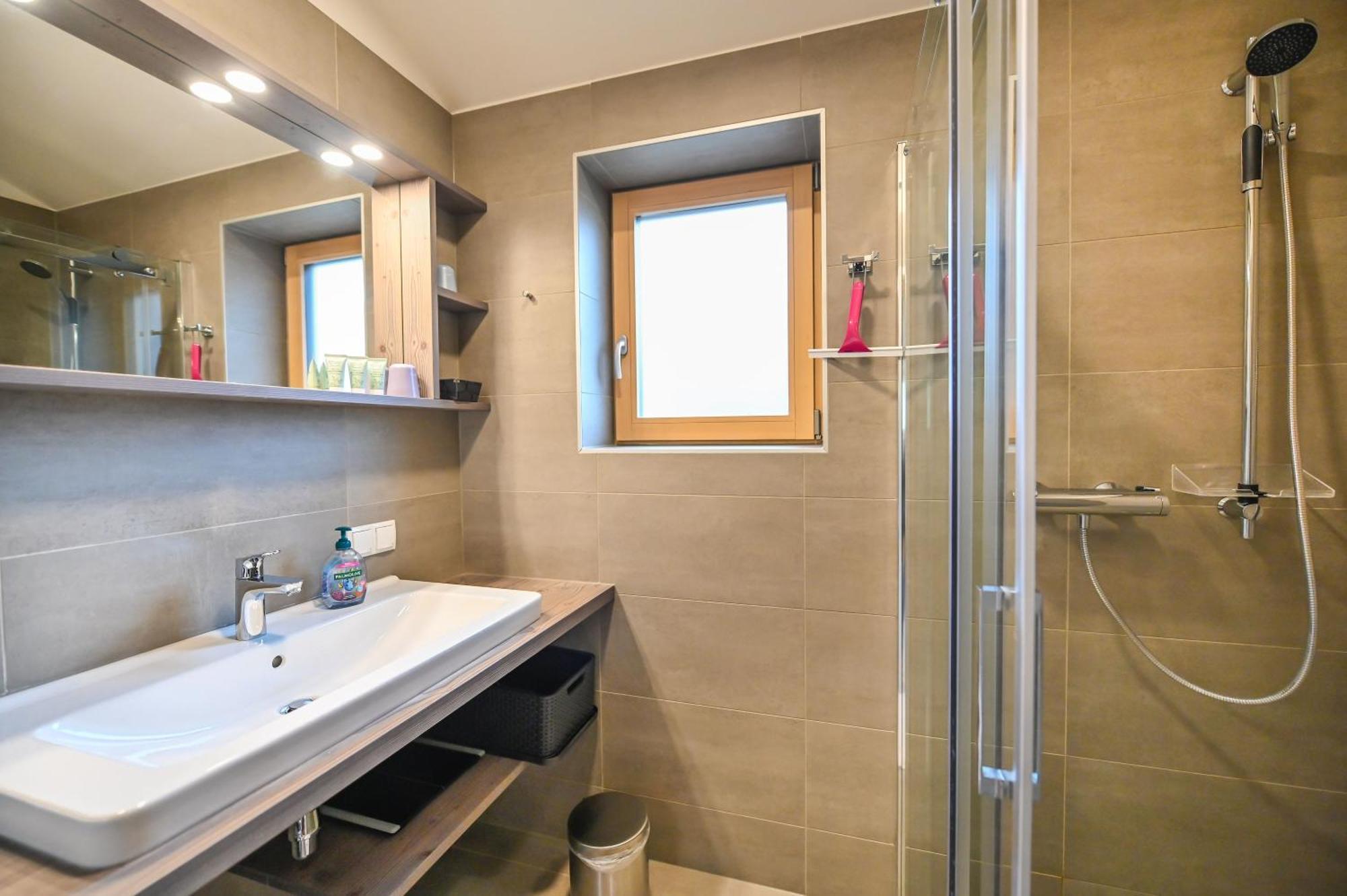 Apartmenthaus Pastner Am Teich Übelbach Extérieur photo
